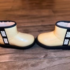 UGG KIDS CLASSIC CLEAR MINI BOOTS